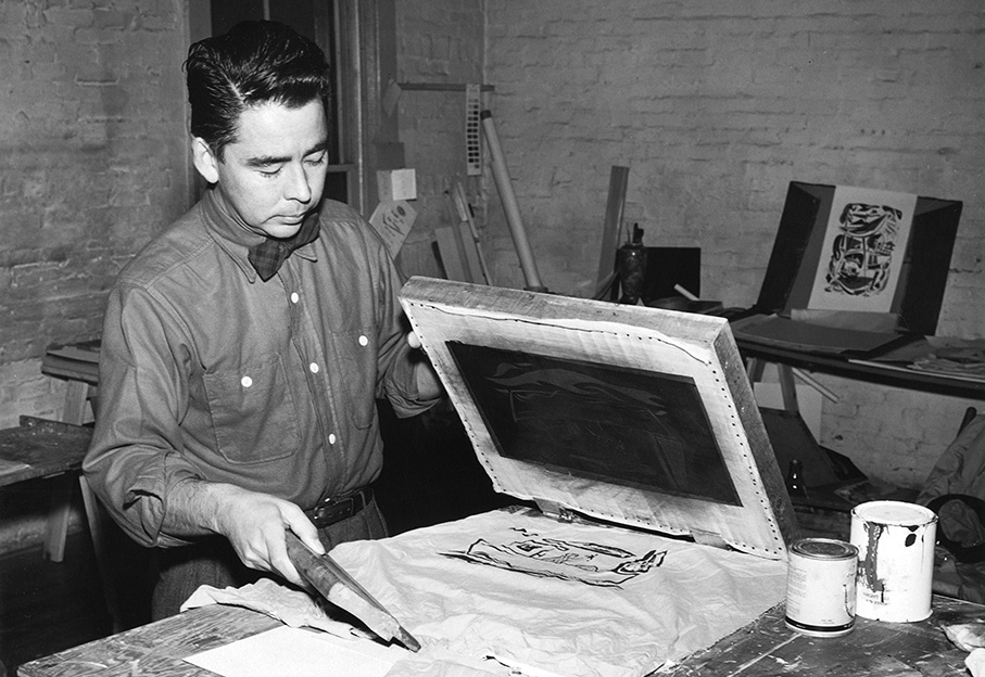 Francis Hamabe making a print